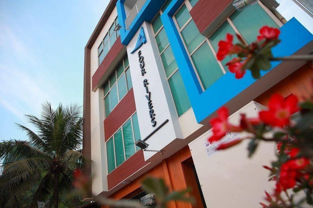 Four Rivers B&B Mandalay Bagian luar foto